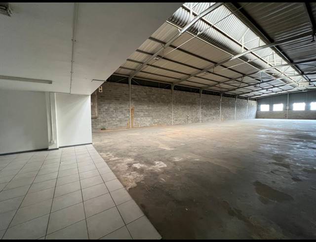 994M² WAREHOUSE TO LET IN KYA SANDS
